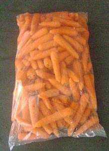 еще можно хранить морковь в мешках